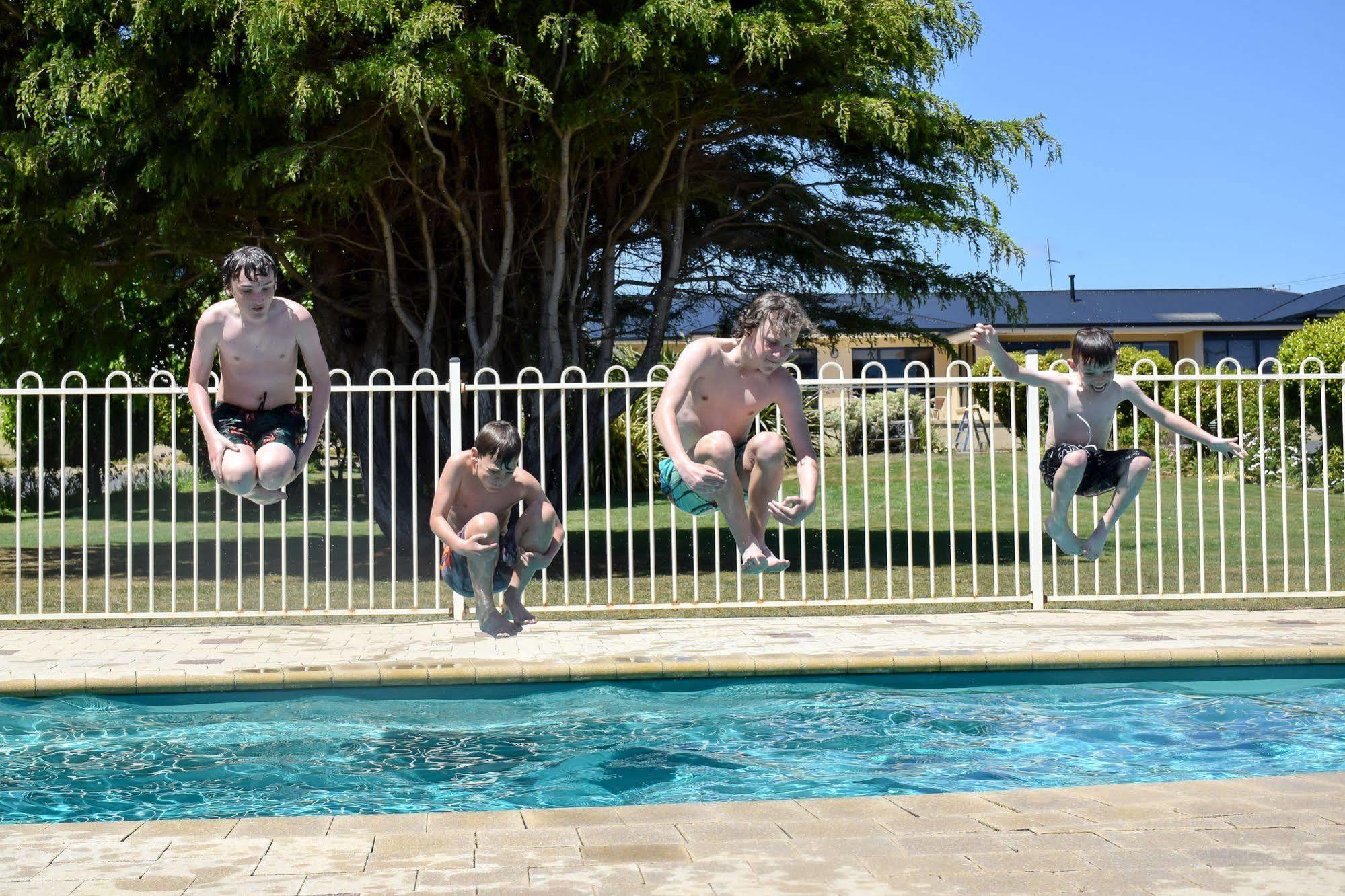 Beachway Motel Ulverstone Eksteriør bilde